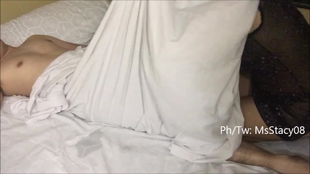 Horny asian girl wakes up her bf for sex