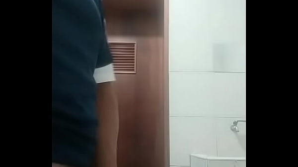 Porn on the toilet in Guayaquil